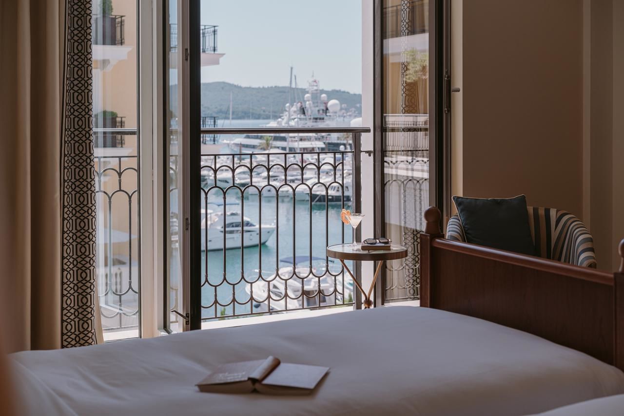 Отель Regent Porto Montenegro Тиват-26
