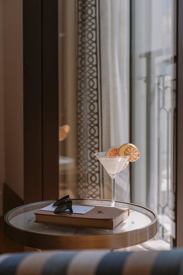 Отель Regent Porto Montenegro Тиват