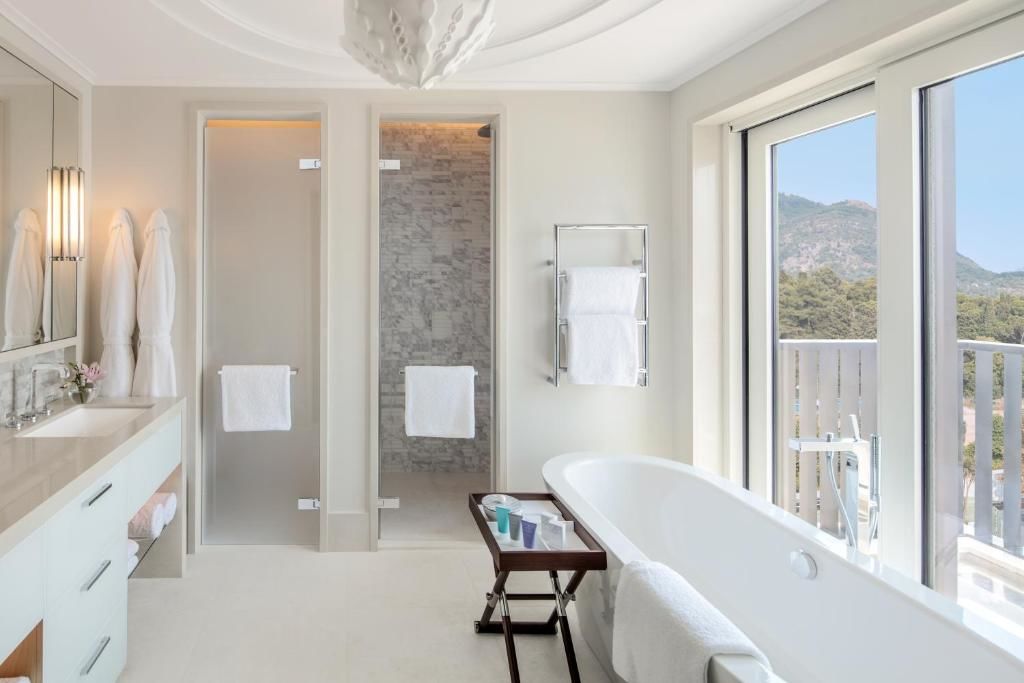 Отель Regent Porto Montenegro Тиват-96